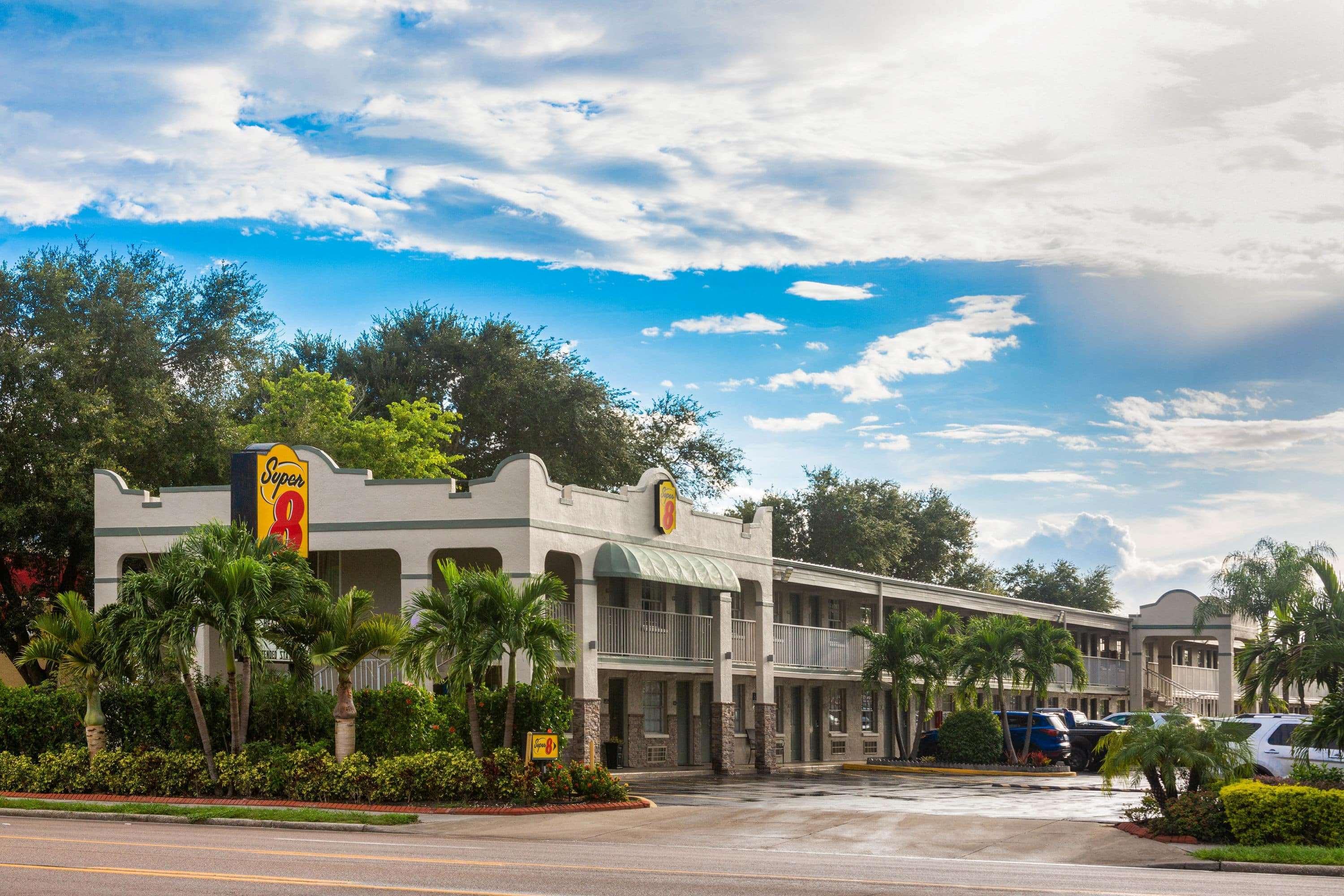 Motel Super 8 By Wyndham Bradenton Sarasota Area Extérieur photo